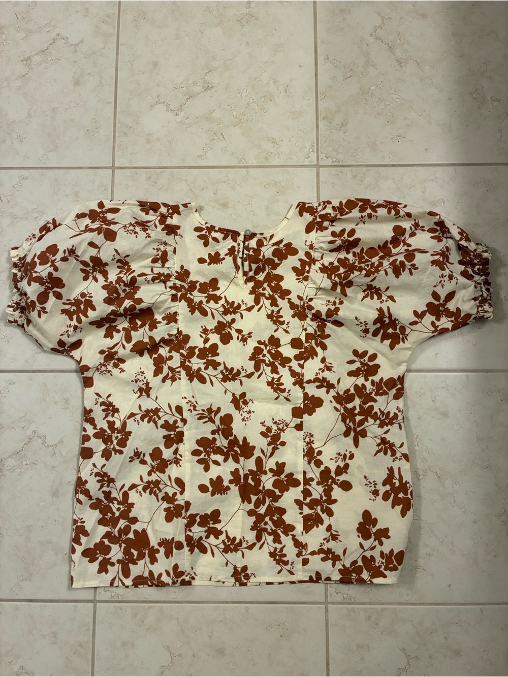 Women’s THML Puff-Sleeve Top - Cream with Floral - Picture 2 of 7
